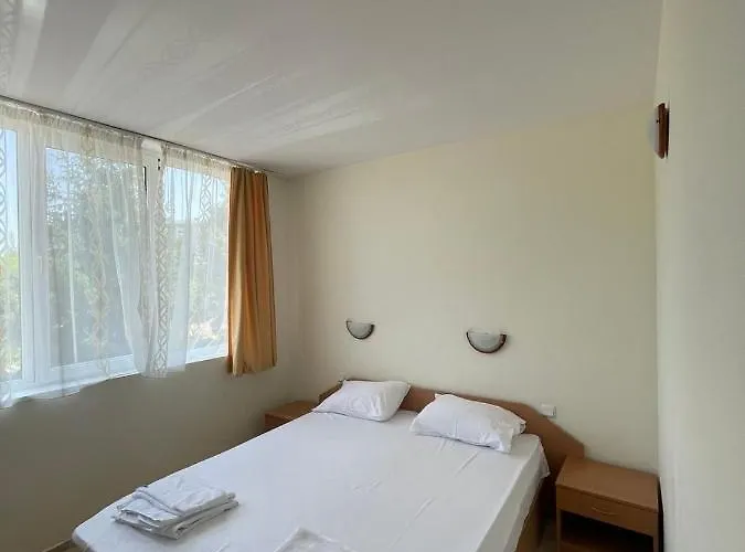 Апартамент Rutland Sp Равда