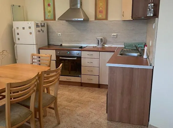 Апартамент Rutland Sp Равда